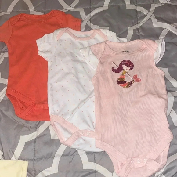 3 CHICK PEA 3-6 M baby onesies - Picture 1 of 2